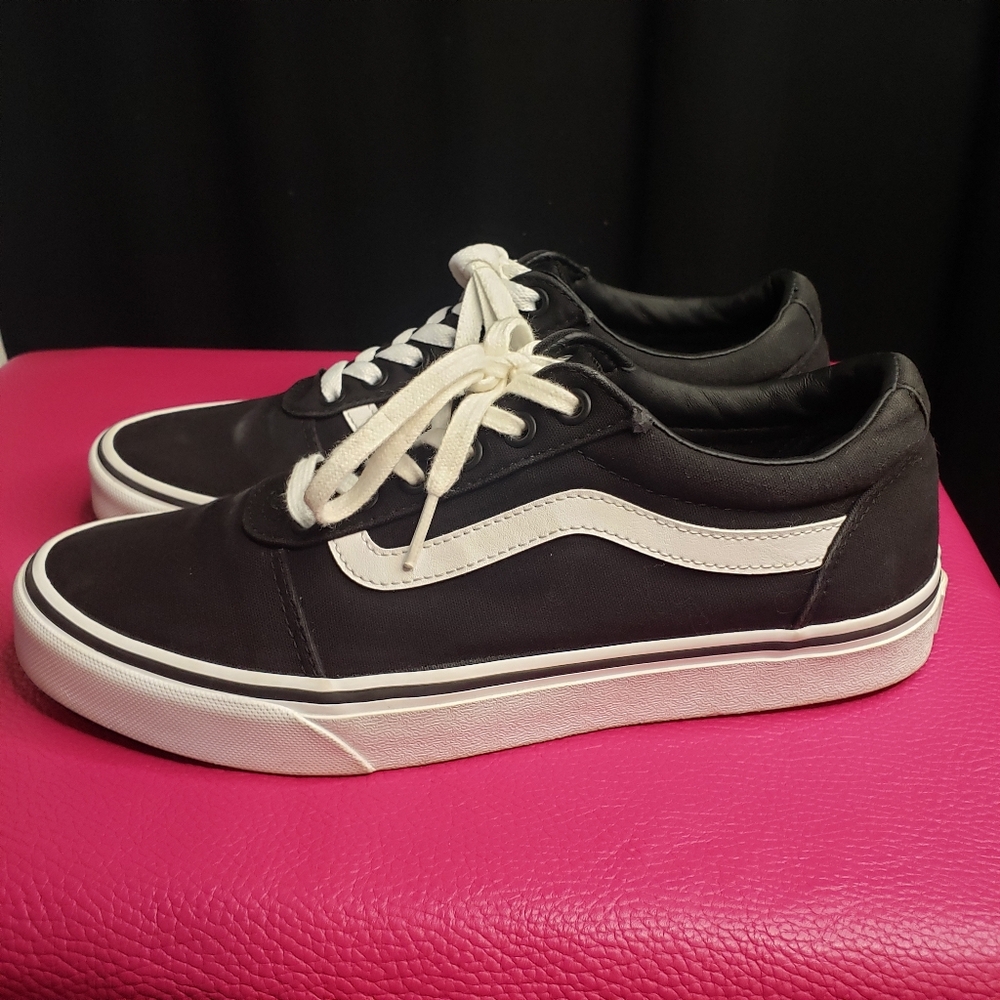 Vans Old Skool Low-top Sneakers in Black Canvas- Unisex Women's 9.5/ Men's 8